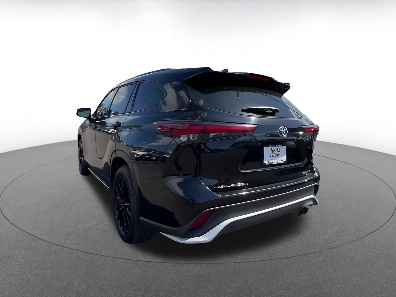 Used 2025 Toyota Highlander XSE image 11