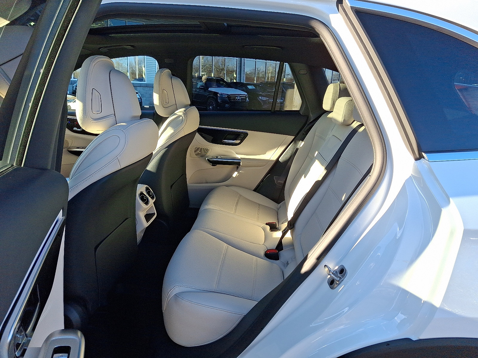 Used 2026 Mercedes-Benz GLC 300 4MATIC image 8