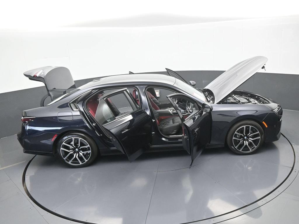 Used 2025 BMW 740i xDrive AWD/4WD image 78