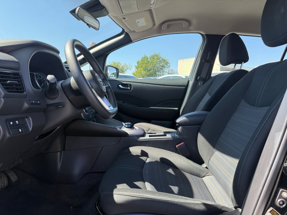 Used 2025 Nissan Leaf S FWD image 14
