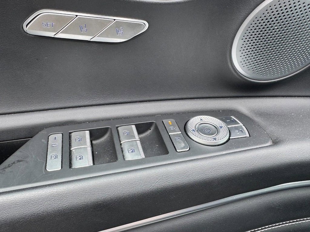 Certified 2025 Genesis GV80 2.5T Prestige image 16