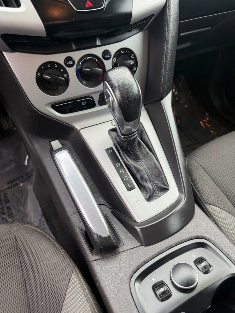 Used 2014 Ford Focus SE w/ SE Winter Package image 17