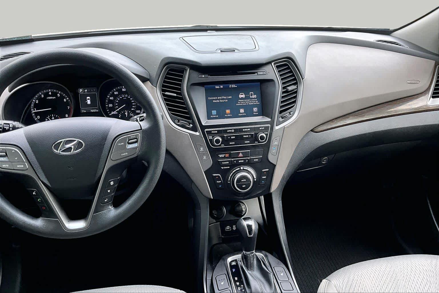 Used 2018 Hyundai Santa Fe Sport w/ 2.4L Value Package 02 AWD/4WD image 7