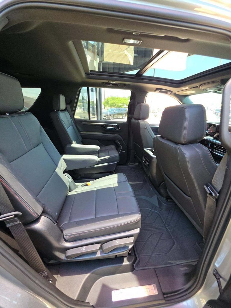 Used 2025 Chevrolet Tahoe RST w/ RST Capability Package AWD/4WD image 13
