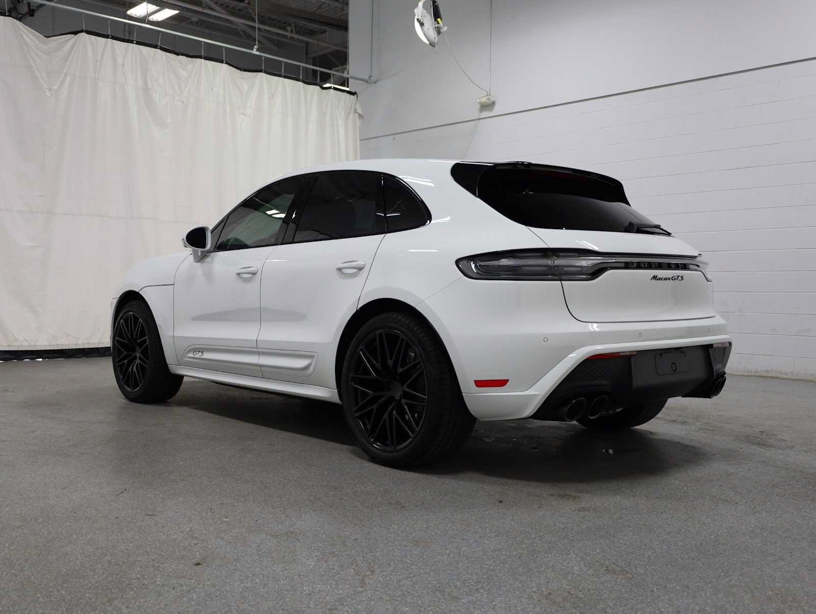 Certified 2023 Porsche Macan GTS AWD/4WD image 3