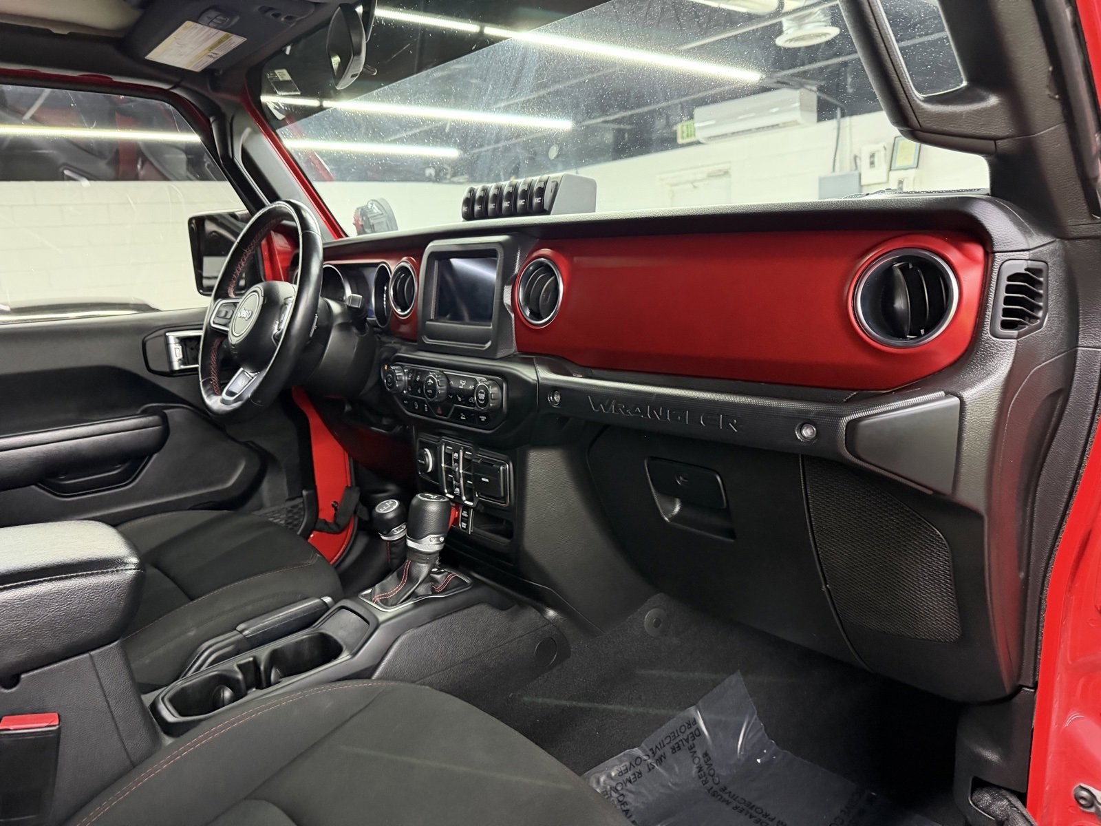 Used 2021 Jeep Wrangler Unlimited Rubicon w/ Cold Weather Group image 18