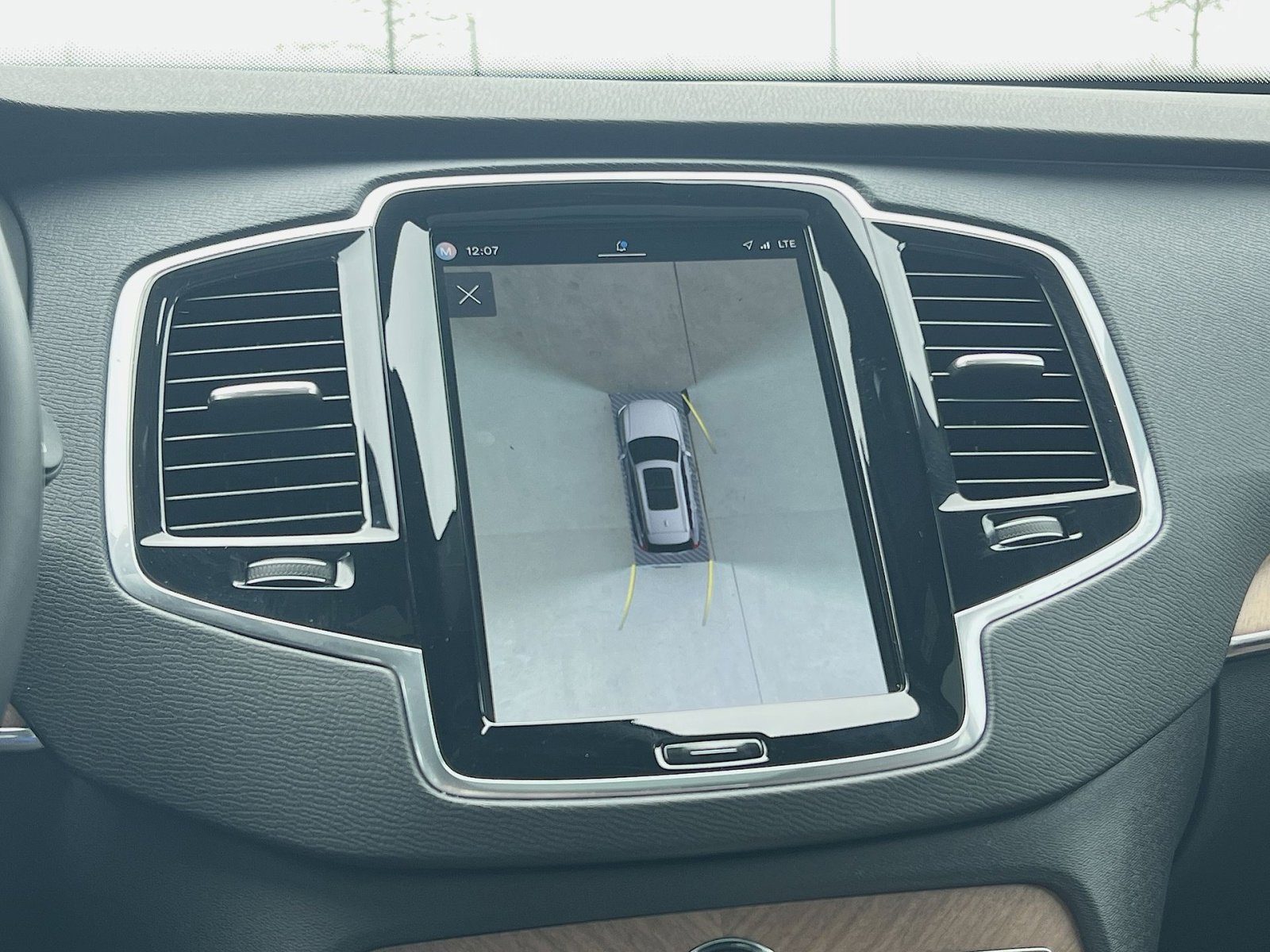 Certified 2023 Volvo XC90 B6 Plus AWD/4WD image 17