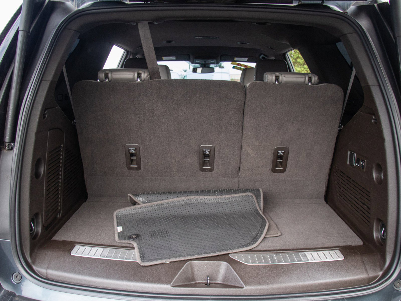 Used 2021 Chevrolet Tahoe Z71 w/ Z71 Off-Road Package image 24