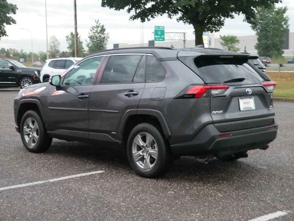 Used 2024 Toyota RAV4 LE AWD/4WD image 7