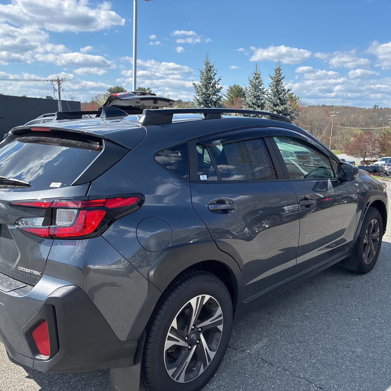 Used 2024 Subaru Crosstrek 2.0i Premium AWD/4WD image 3