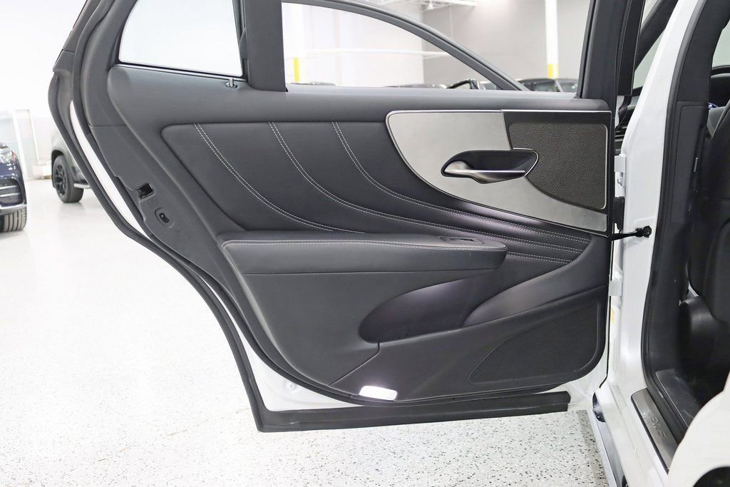 Used 2022 Lexus LS 500h AWD w/ Luxury Package image 40