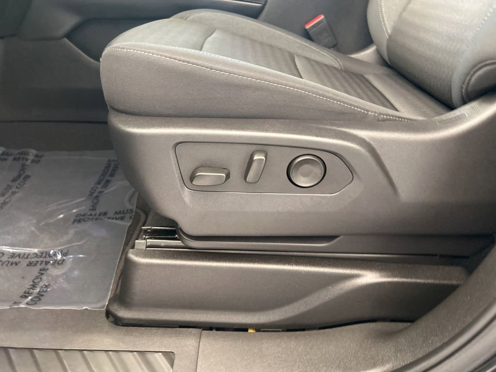 Used 2025 Chevrolet Suburban LS RWD image 44
