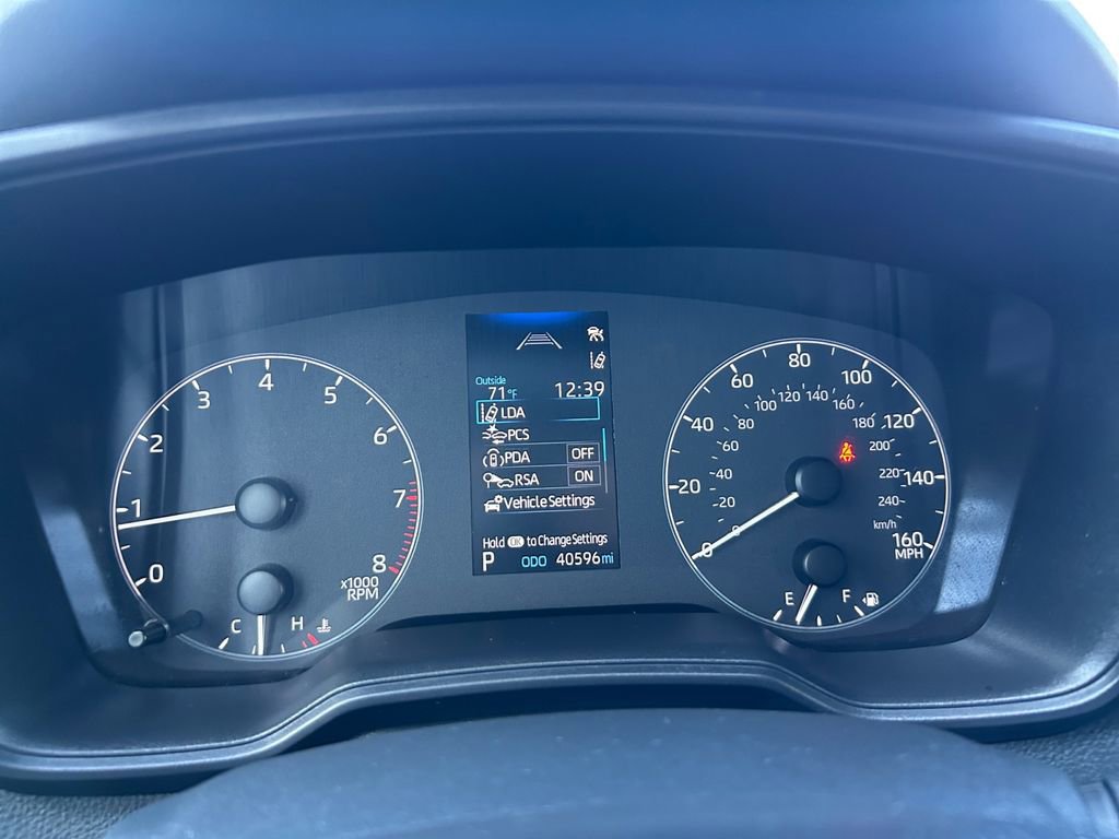 Used 2024 Toyota Corolla LE image 29