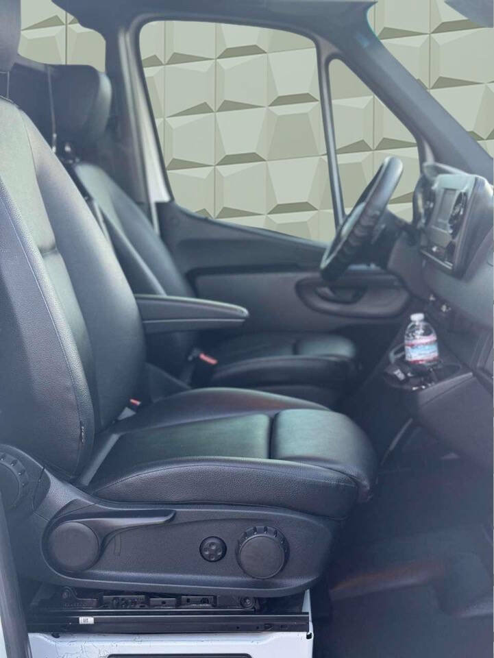 Used 2020 Mercedes-Benz Sprinter 3500 image 15