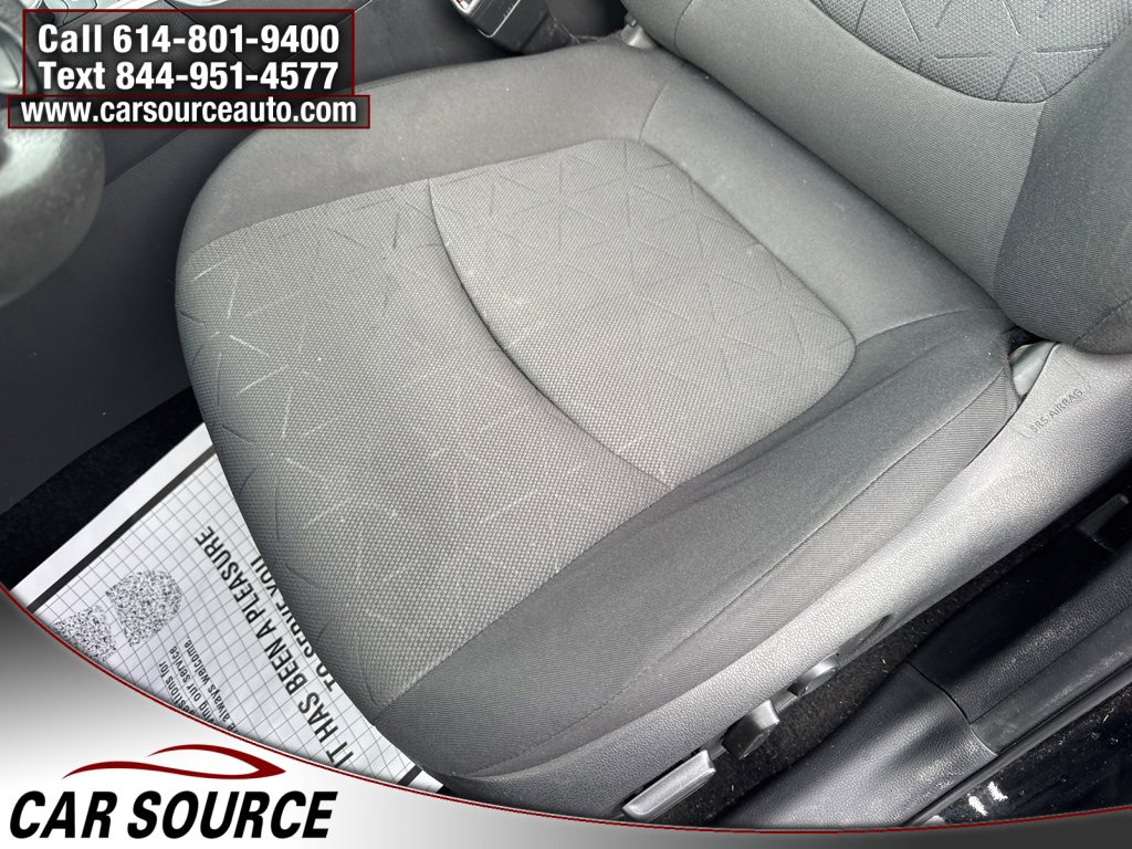 Used 2021 Toyota RAV4 XLE w/ Convenience Package image 18