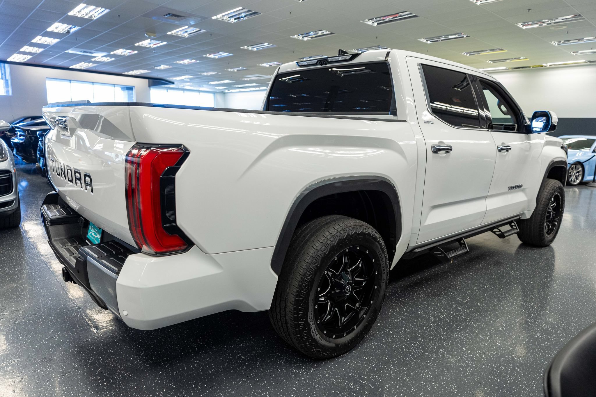 Used 2023 Toyota Tundra Limited AWD/4WD image 5
