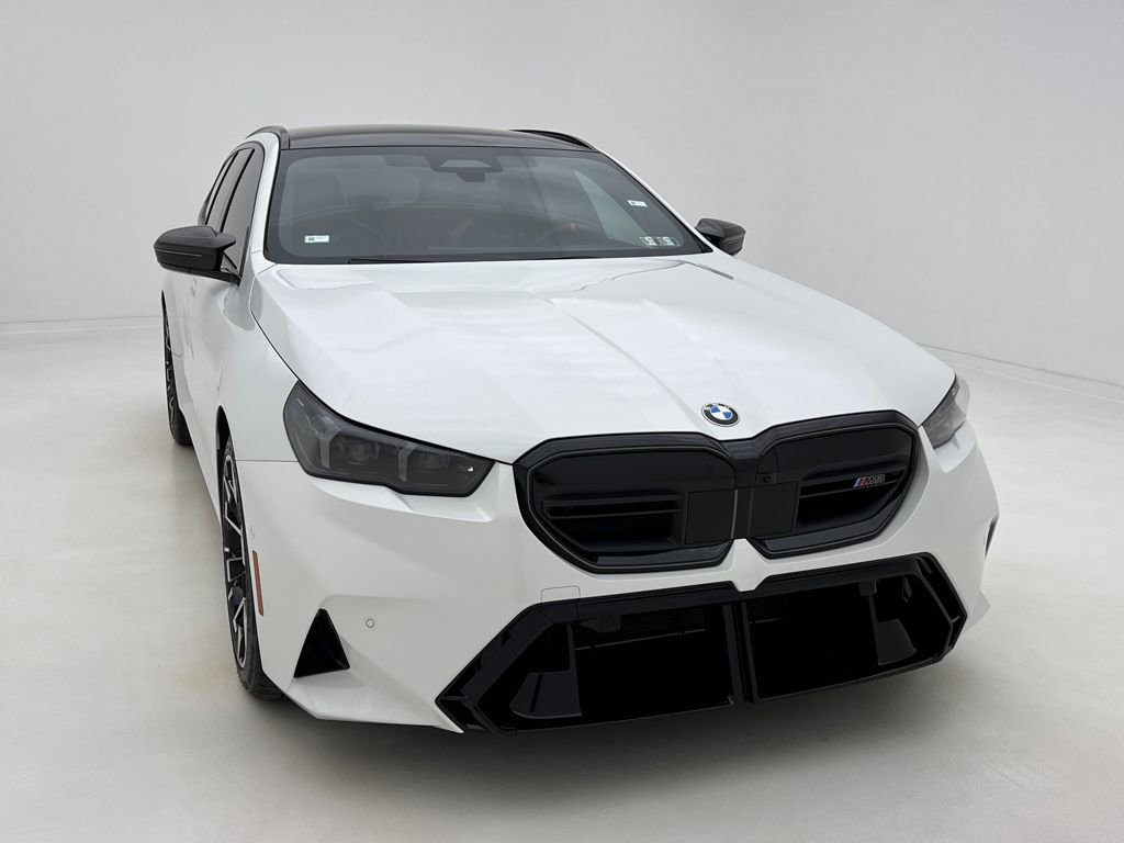 Used 2025 BMW M5 Touring w/ M Driver's Package image 3