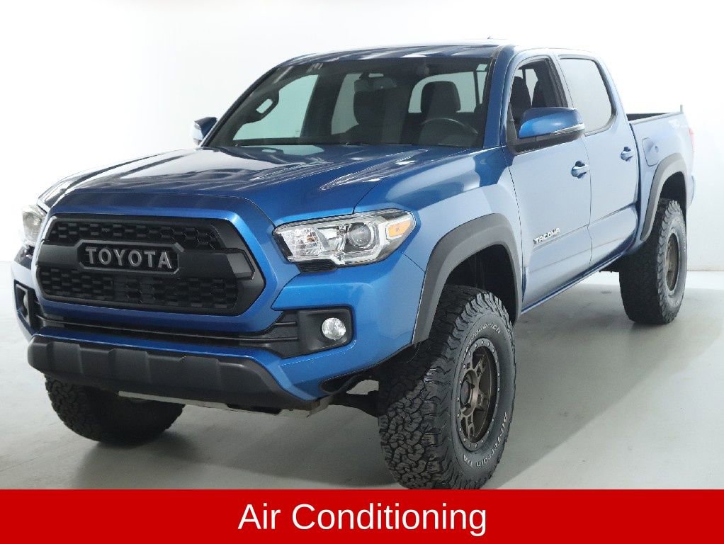 Used 2017 Toyota Tacoma TRD Off-Road w/ Premium & Technology Package image 5