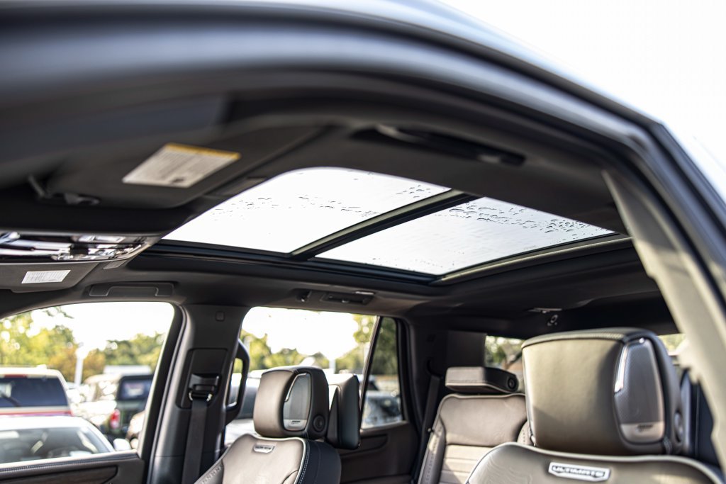 Used 2026 GMC Yukon Denali Ultimate AWD/4WD image 19
