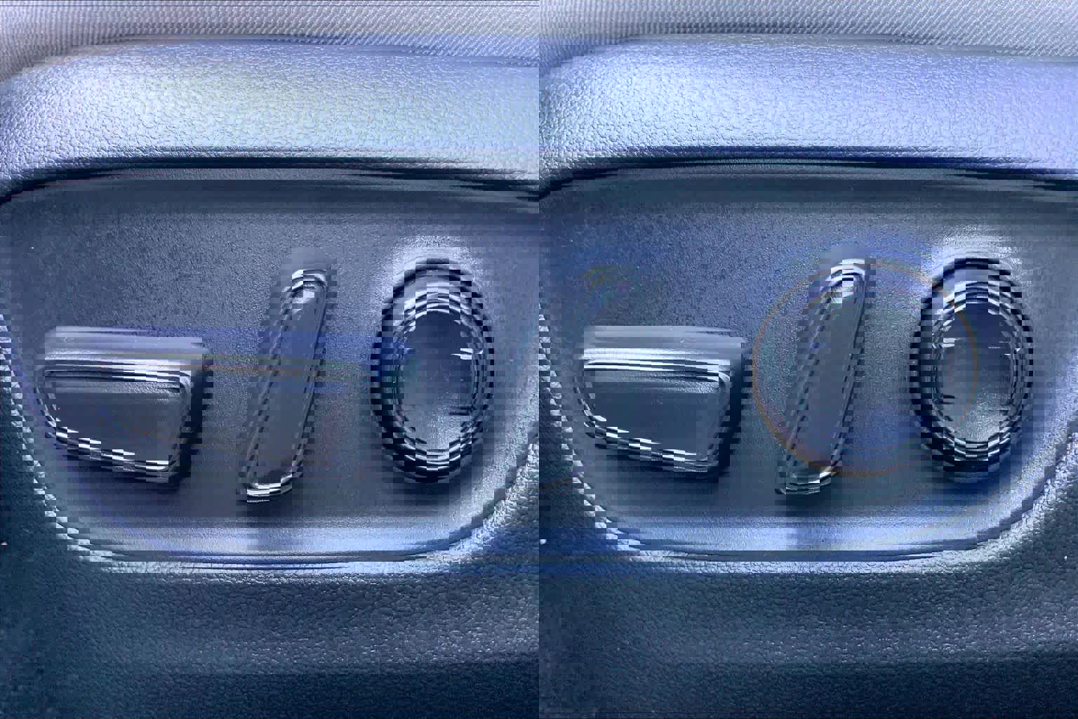 Used 2025 Toyota RAV4 XLE image 34