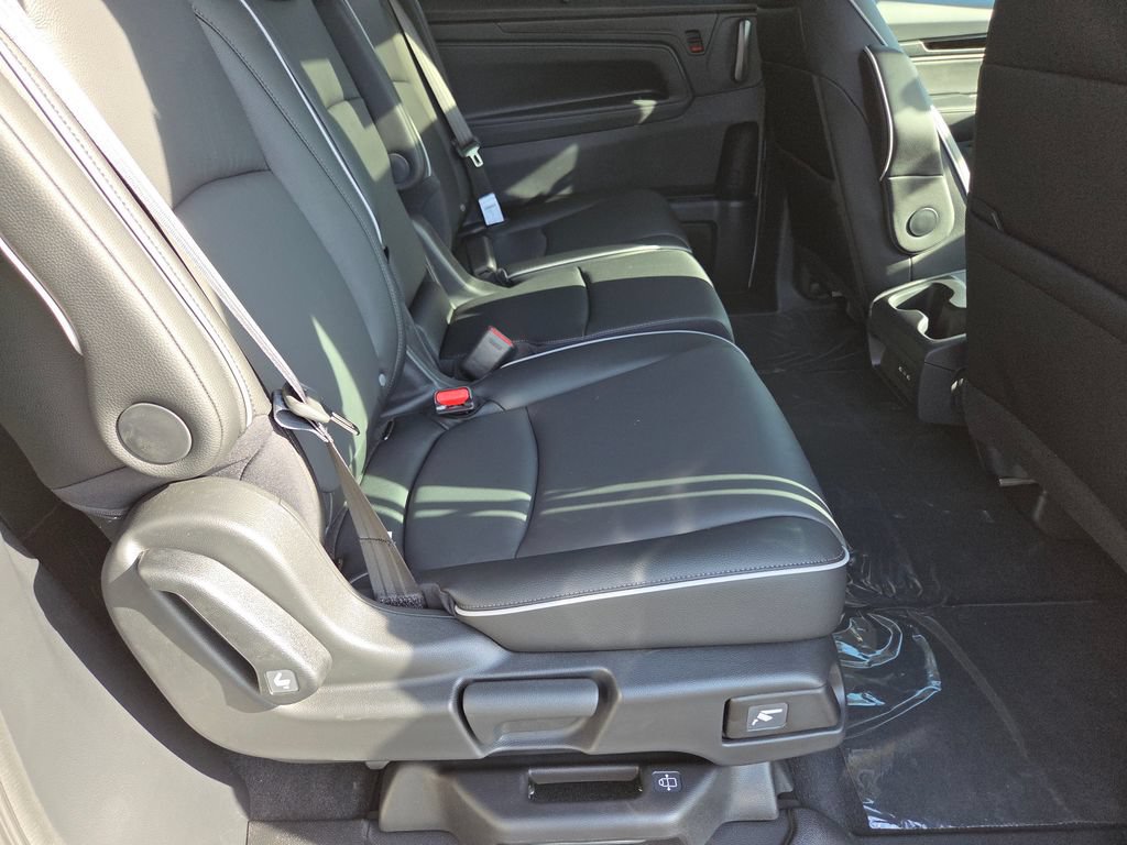 New 2026 Honda Odyssey Touring image 32