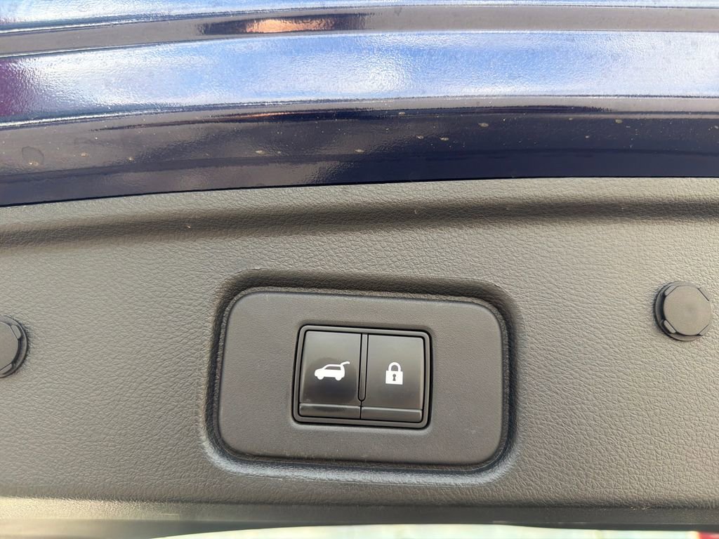 Used 2022 Nissan Pathfinder Platinum w/ Cargo Package image 13