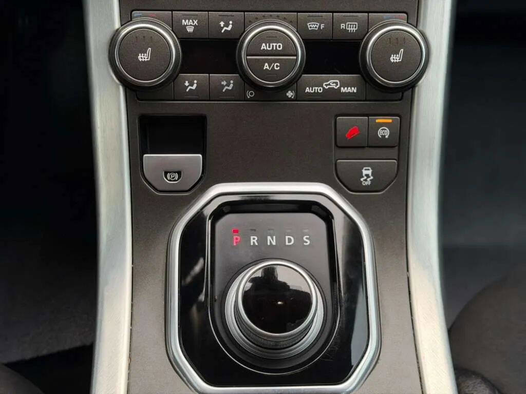 Used 2015 Land Rover Range Rover Evoque Pure image 15