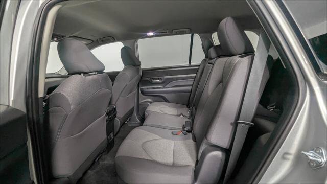 Used 2025 Toyota Grand Highlander FWD image 16