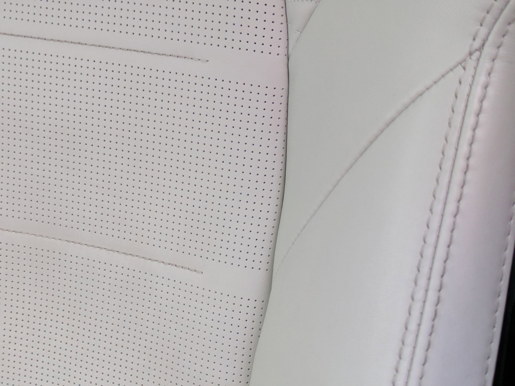 Used 2023 Jaguar F-PACE SVR image 28