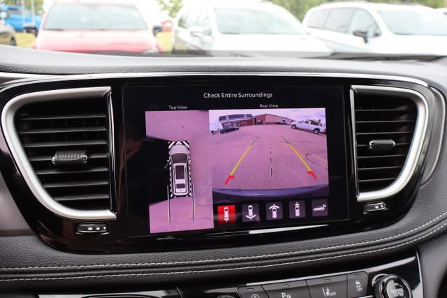 Used 2026 Chrysler Pacifica Select AWD/4WD image 24