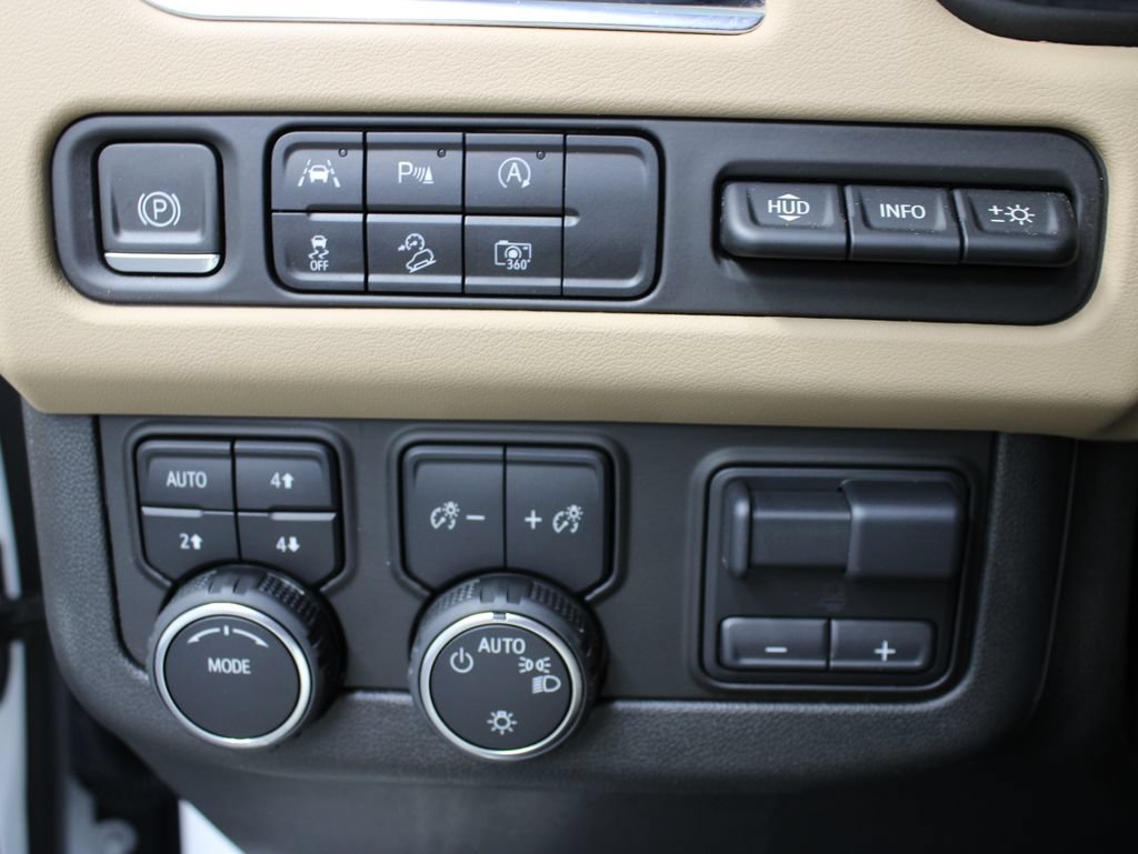 Used 2024 Chevrolet Suburban Premier AWD/4WD image 64