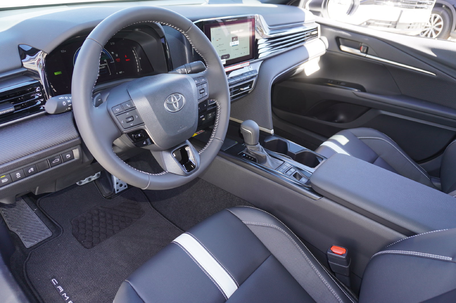 Used 2026 Toyota Camry SE w/ Convenience Package FWD image 10
