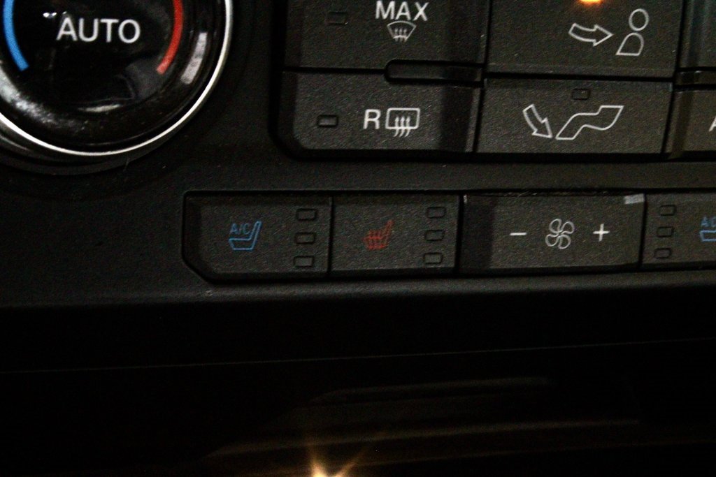 Used 2016 Ford F150 Lariat w/ Equipment Group 502A Luxury image 5