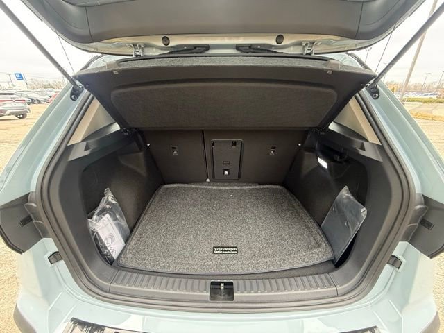 New 2026 Volkswagen Taos SE image 24