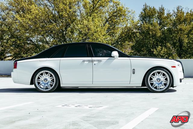 Used 2017 Rolls-Royce Ghost image 4