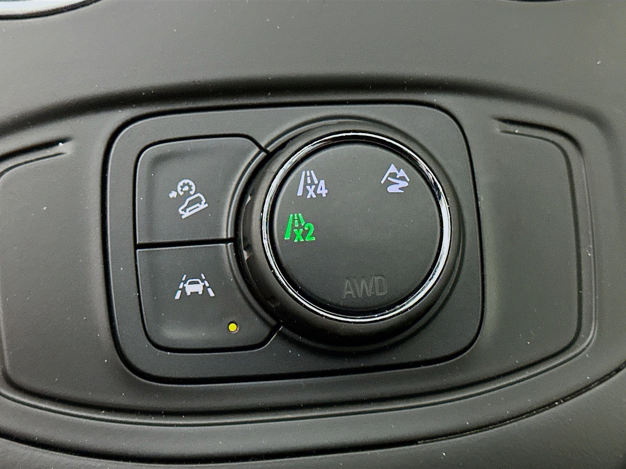 Used 2024 GMC Terrain SLE image 25