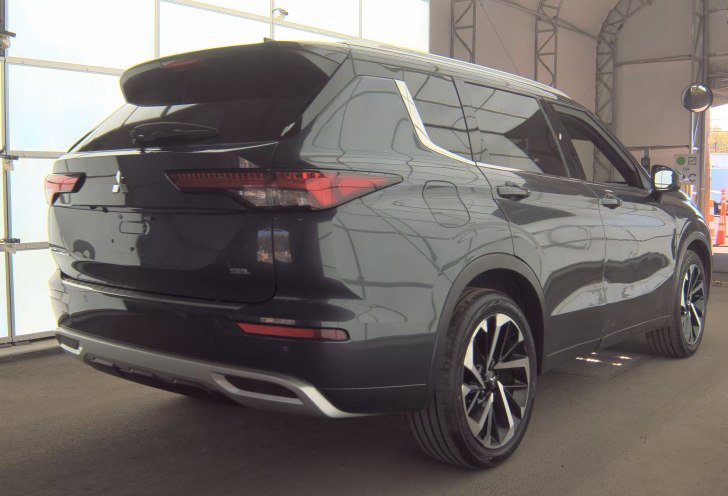 Used 2024 Mitsubishi Outlander SEL FWD image 2