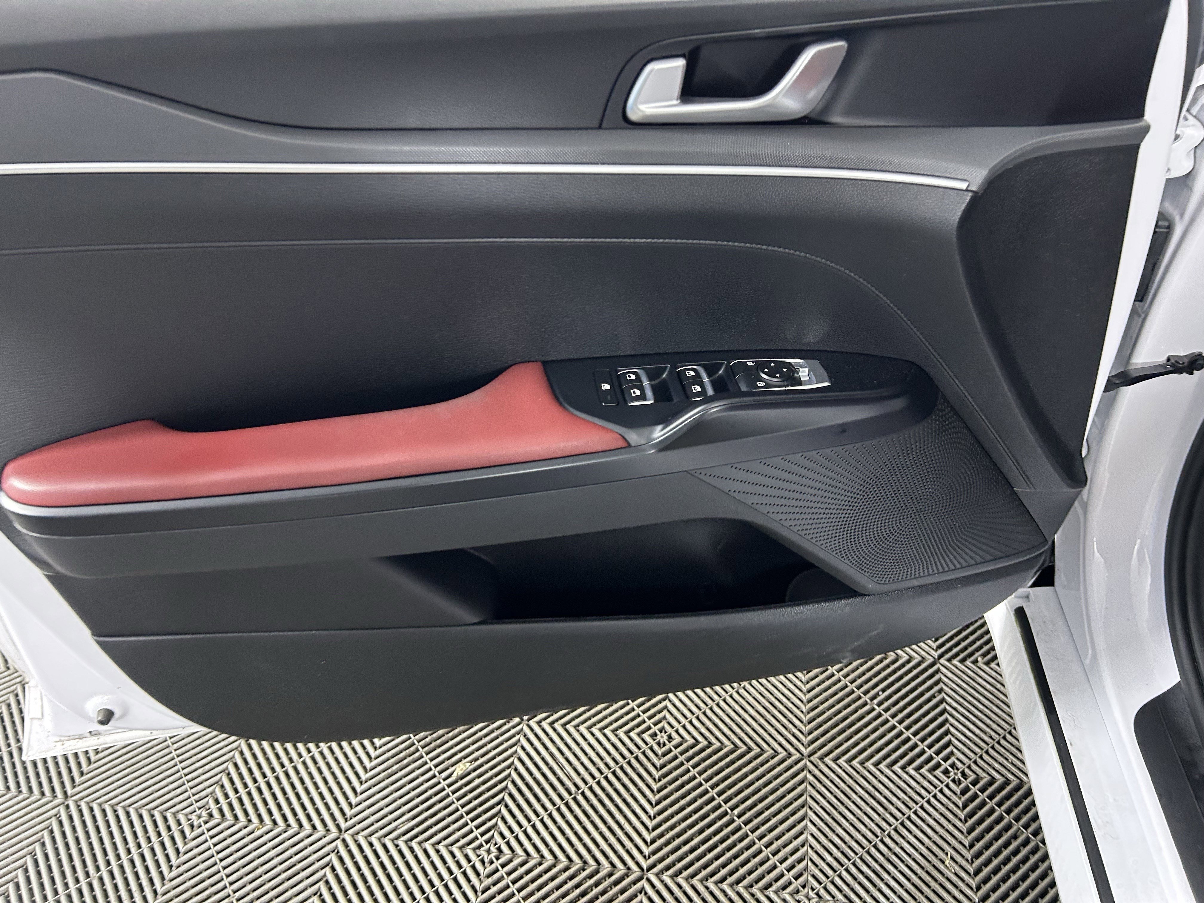 Used 2023 Kia K5 GT-Line image 28