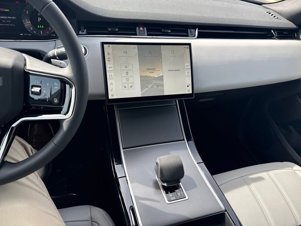 Used 2026 Land Rover Range Rover Evoque S image 16