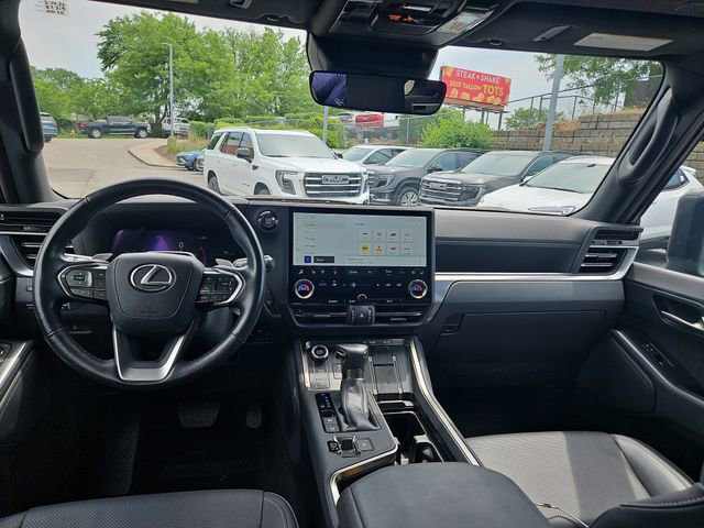 Used 2024 Lexus GX 550 w/ Accessory Package (2T) AWD/4WD image 8