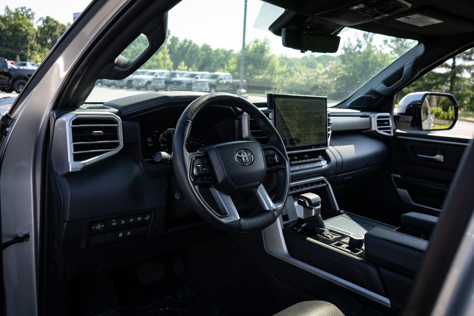 Used 2023 Toyota Tundra Platinum AWD/4WD image 13