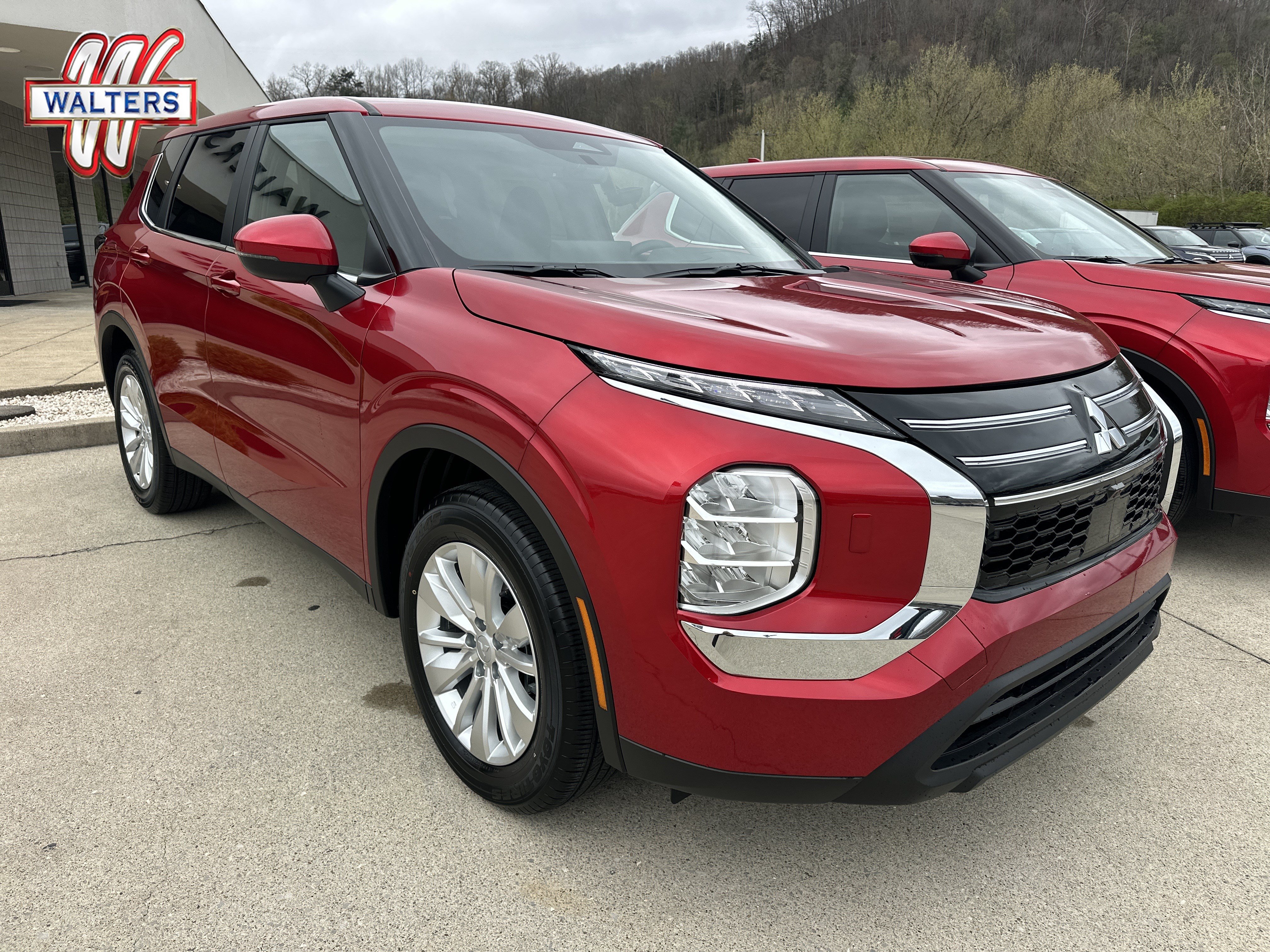 New 2026 Mitsubishi Outlander ES
