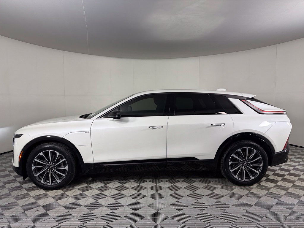 Used 2024 Cadillac Lyriq Sport RWD image 10