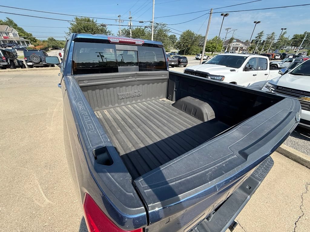 Used 2022 Chevrolet Silverado 1500 High Country w/ LPO, Dark Essentials Package AWD/4WD image 8