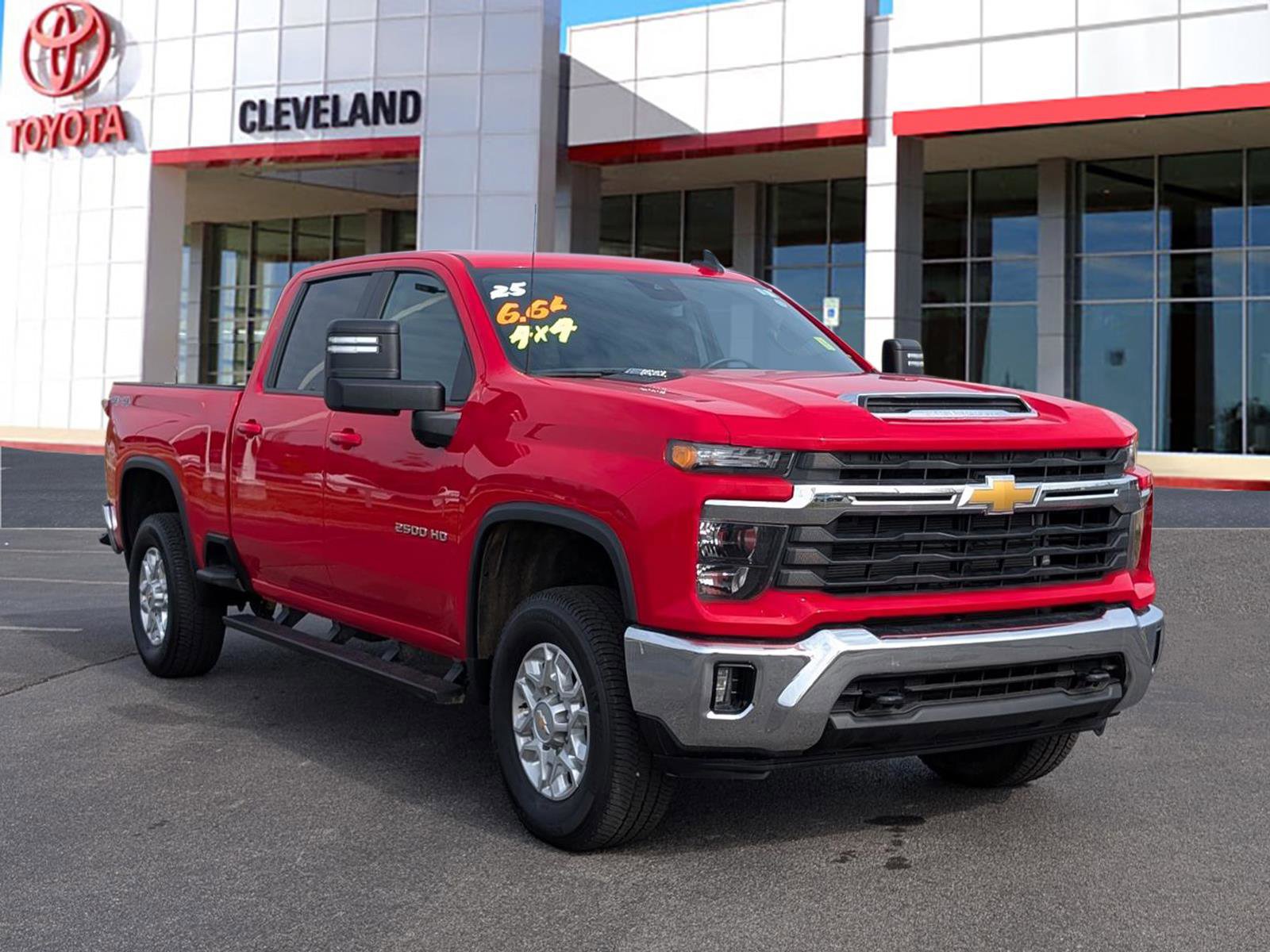 Used 2025 Chevrolet Silverado 2500 LT video 2