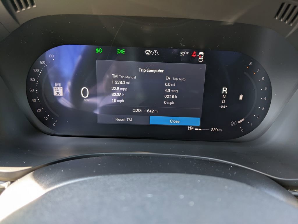 Certified 2026 Volvo XC60 B5 Core image 15