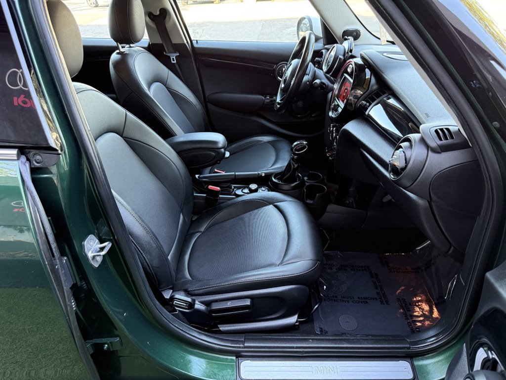 Used 2019 MINI Cooper 4-Door Hardtop FWD image 17