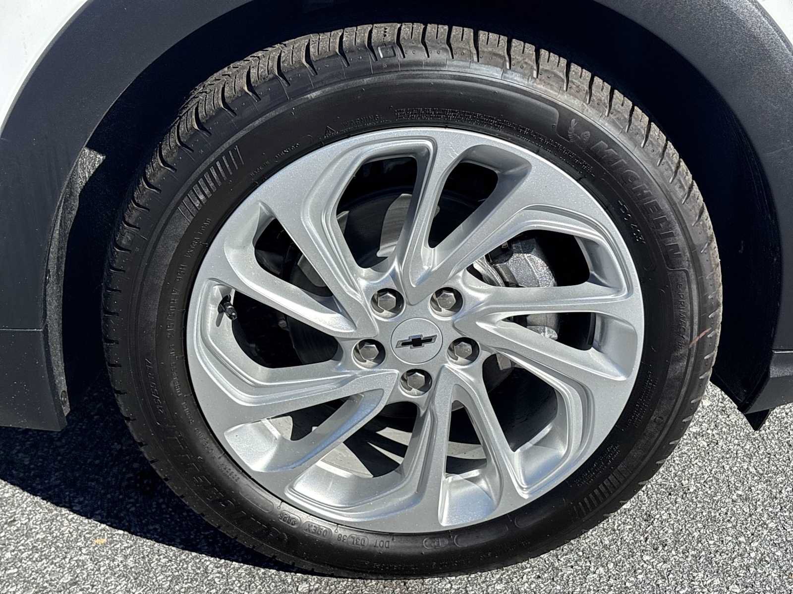 New 2027 Chevrolet Bolt LT FWD image 31
