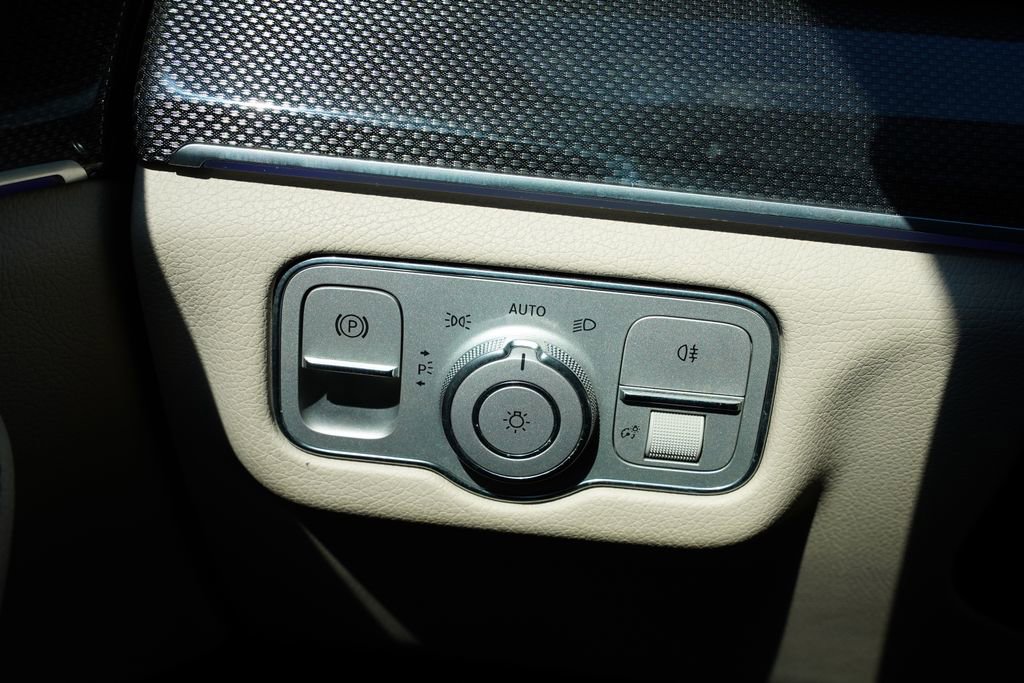 Used 2021 Mercedes-Benz GLE 580 4MATIC image 32