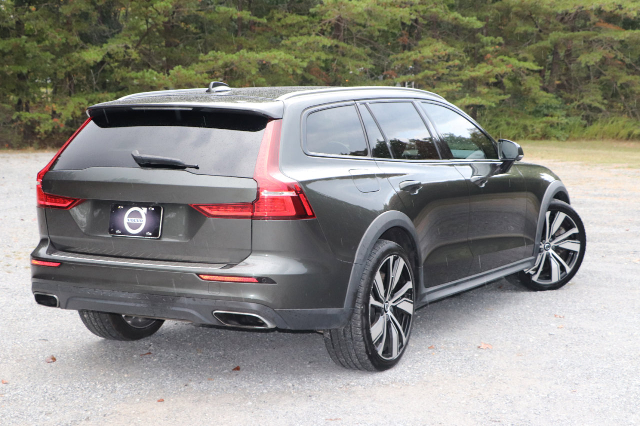 Used 2021 Volvo V60 T5 Cross Country w/ Advanced Package image 4